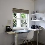 B&B Hoofddorp Bed & Breakfast 4*