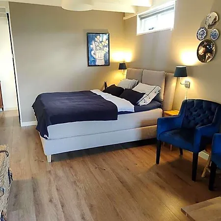 B&B Hoofddorp Nocleg ze śniadaniem 4*