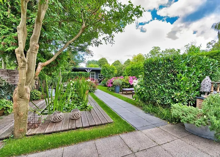 B&B Hoofddorp Bed & Breakfast 4*